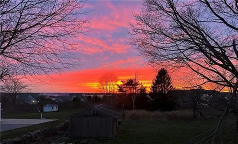 1037 Main Road Tiverton RI 02878