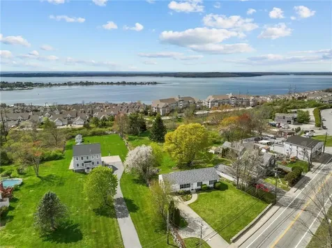 1037 Main Road Tiverton RI 02878