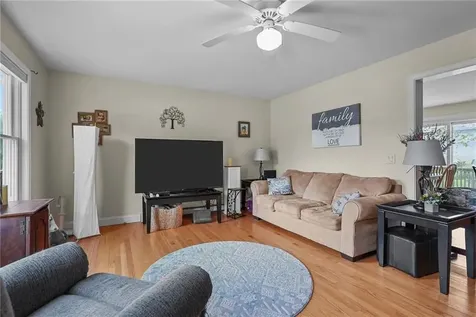 1037 Main Road Tiverton RI 02878