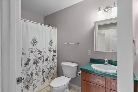 1037 Main Road Tiverton RI 02878