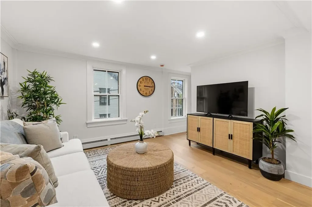 51 Poplar Street Newport RI 02840