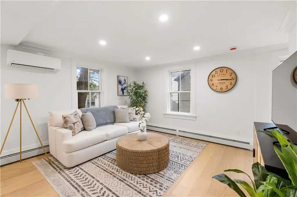 51 Poplar Street Newport RI 02840