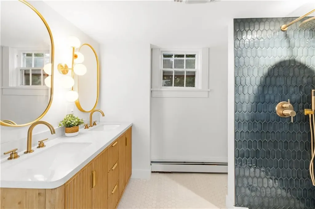 51 Poplar Street Newport RI 02840