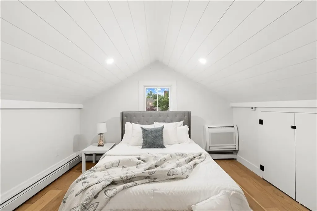 51 Poplar Street Newport RI 02840