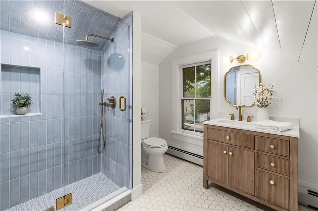 51 Poplar Street Newport RI 02840