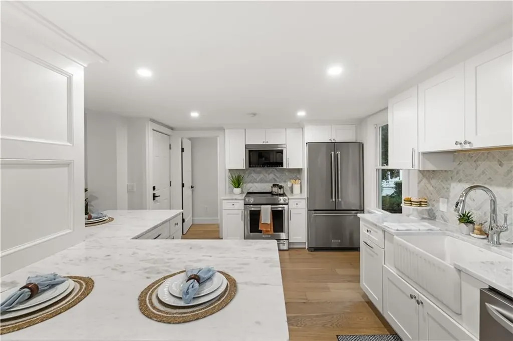 51 Poplar Street Newport RI 02840