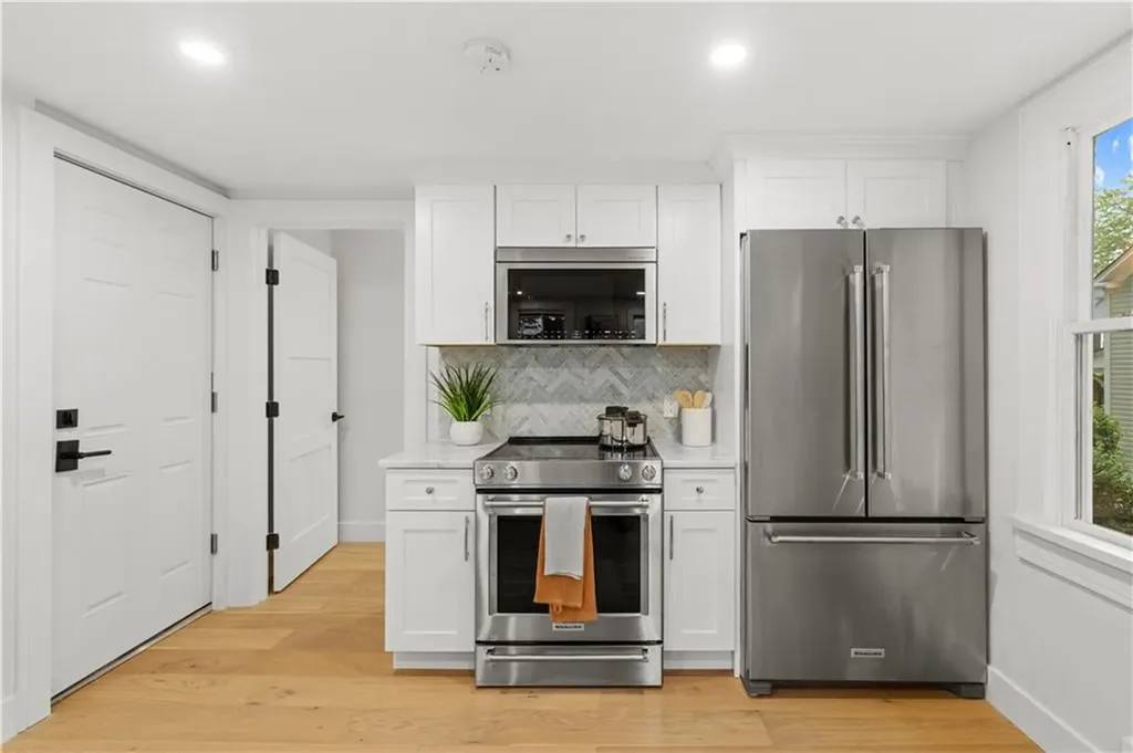 51 Poplar Street Newport RI 02840