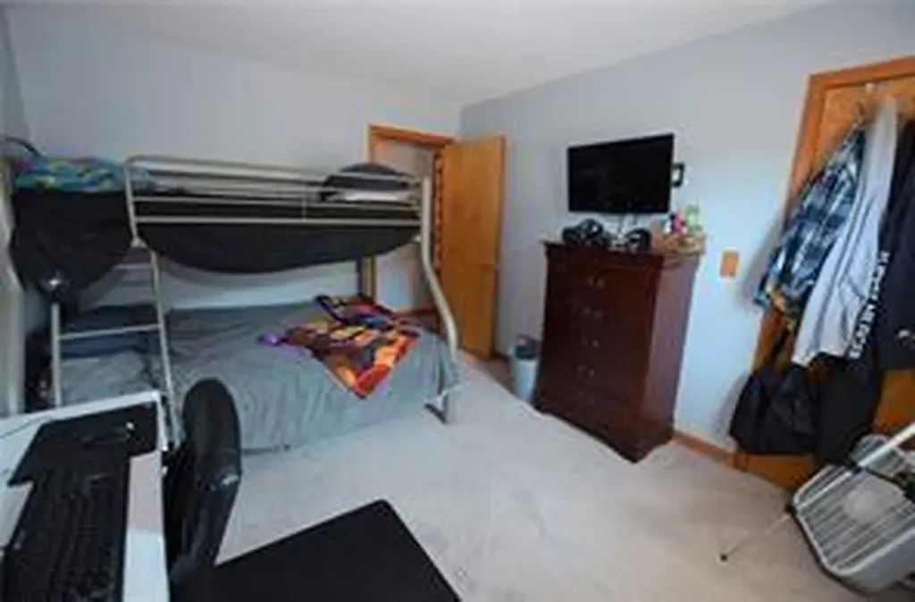 6 Sterling Drive Tiverton RI 02878