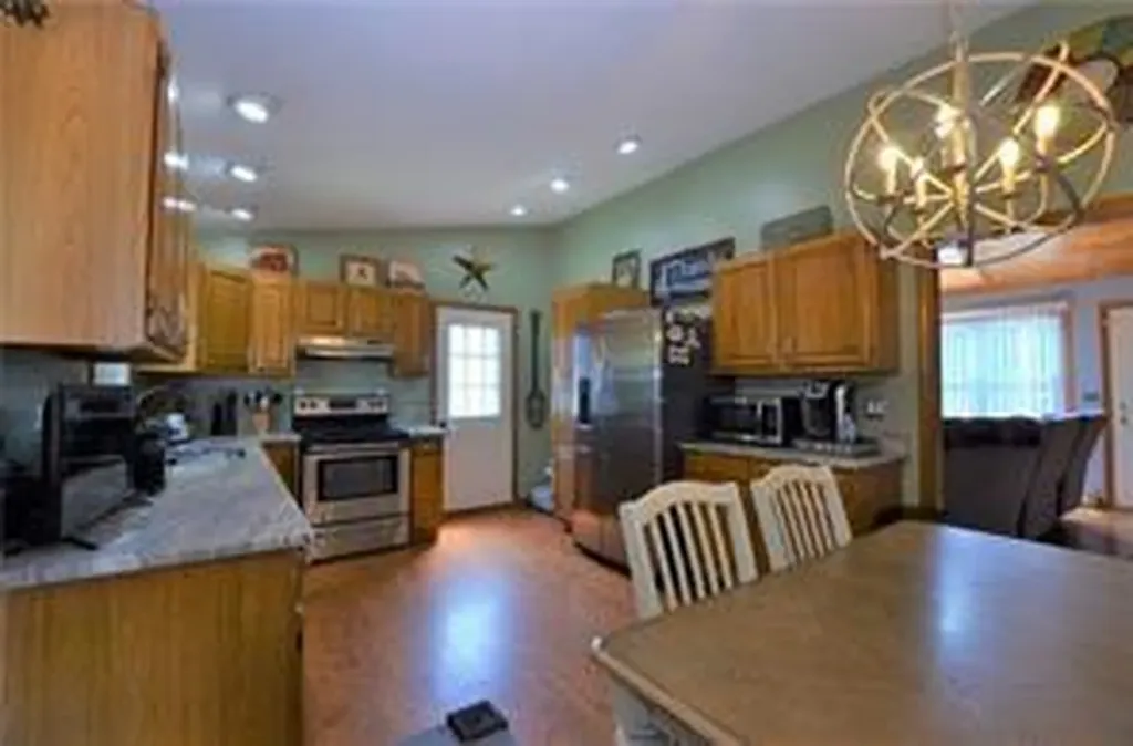 6 Sterling Drive Tiverton RI 02878