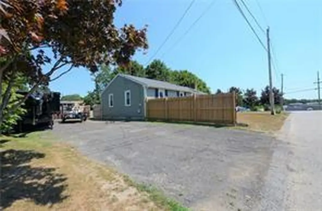 6 Sterling Drive Tiverton RI 02878