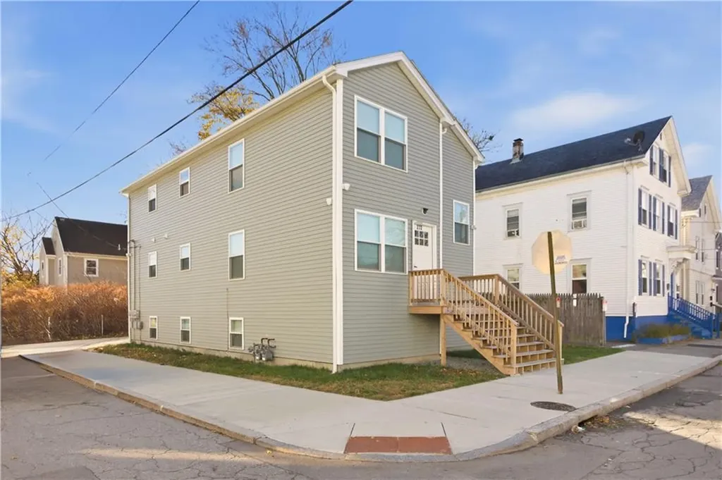 272 Sayles Street Providence RI 02905