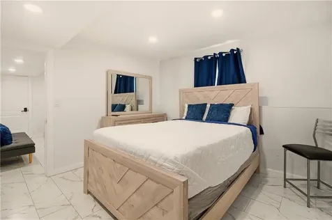 272 Sayles Street Providence RI 02905