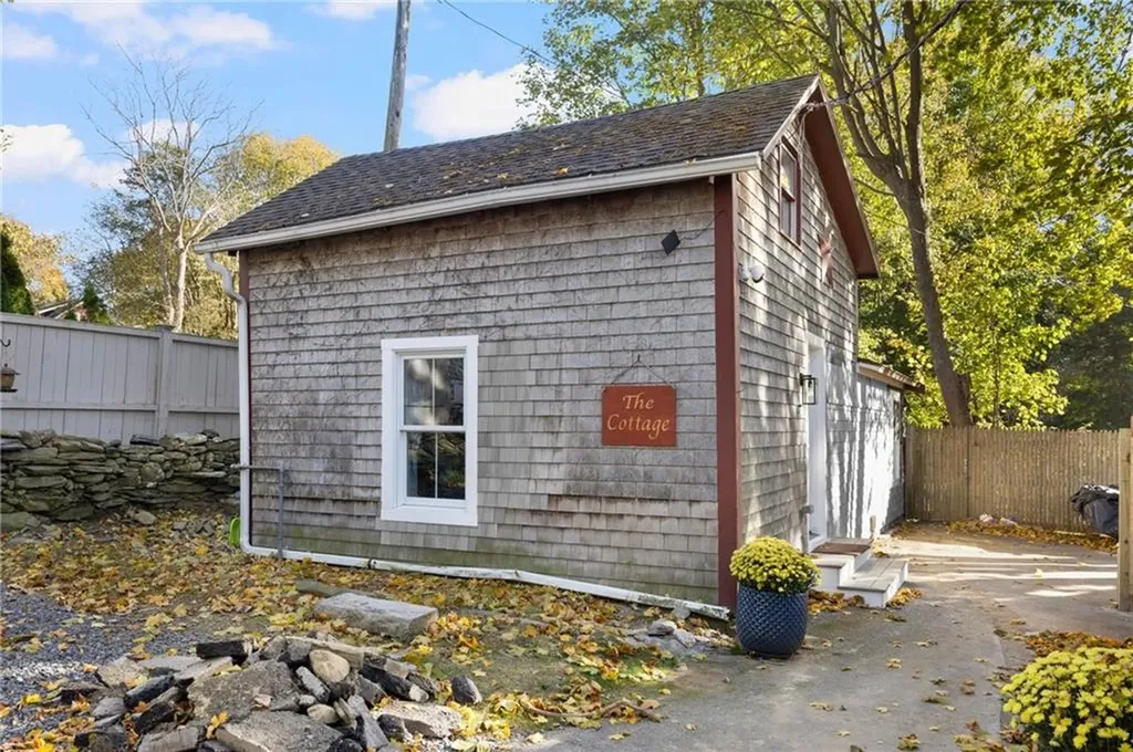 267 Green End Avenue Middletown RI 02842