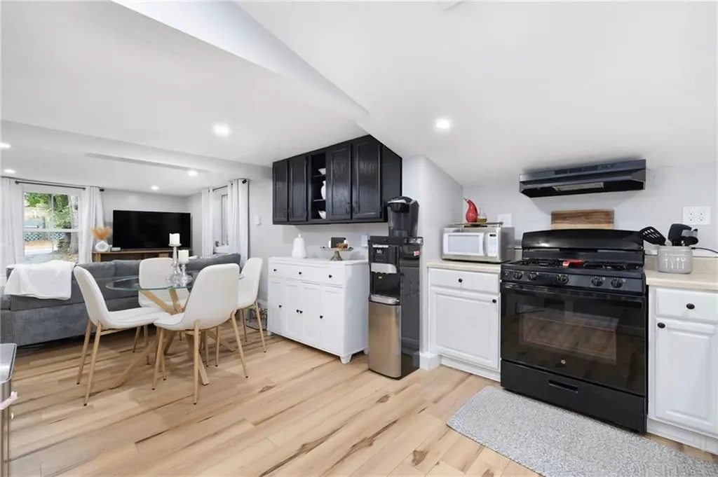 267 Green End Avenue Middletown RI 02842