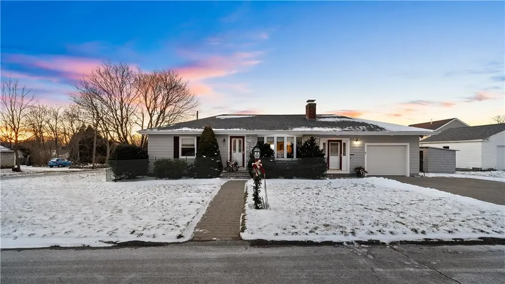 29 Robert Street Tiverton RI 02878