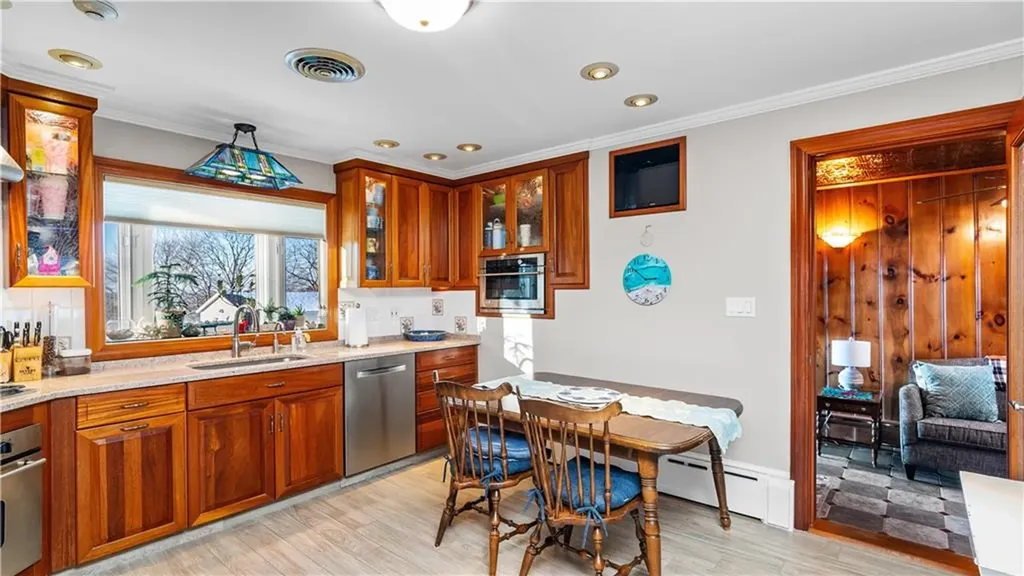 29 Robert Street Tiverton RI 02878