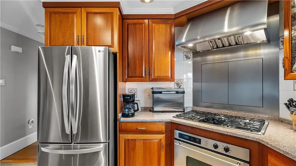 29 Robert Street Tiverton RI 02878