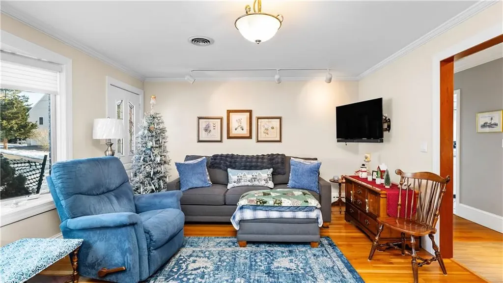 29 Robert Street Tiverton RI 02878