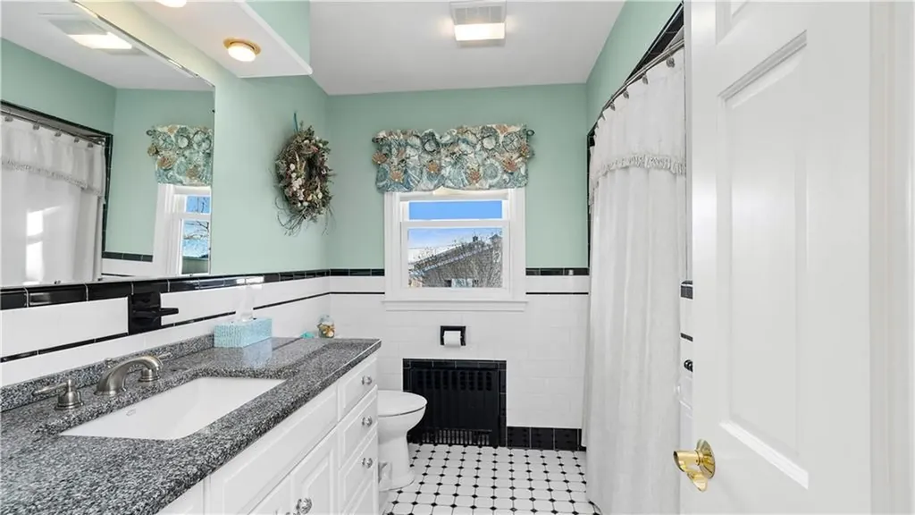 29 Robert Street Tiverton RI 02878