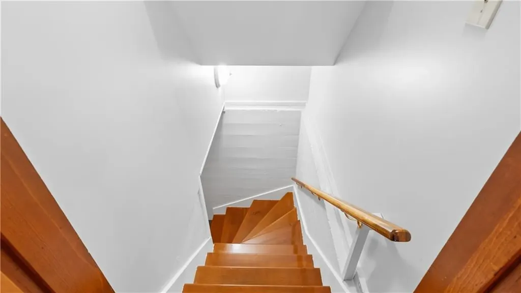 29 Robert Street Tiverton RI 02878