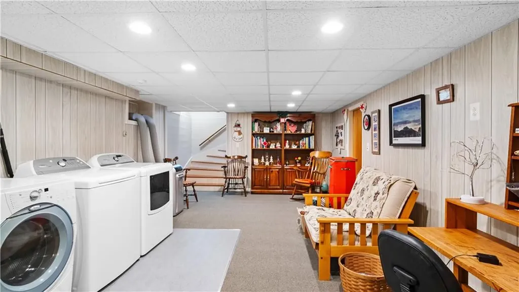 29 Robert Street Tiverton RI 02878