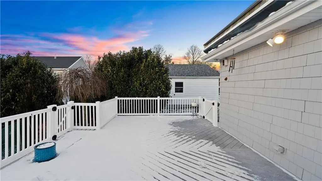 29 Robert Street Tiverton RI 02878