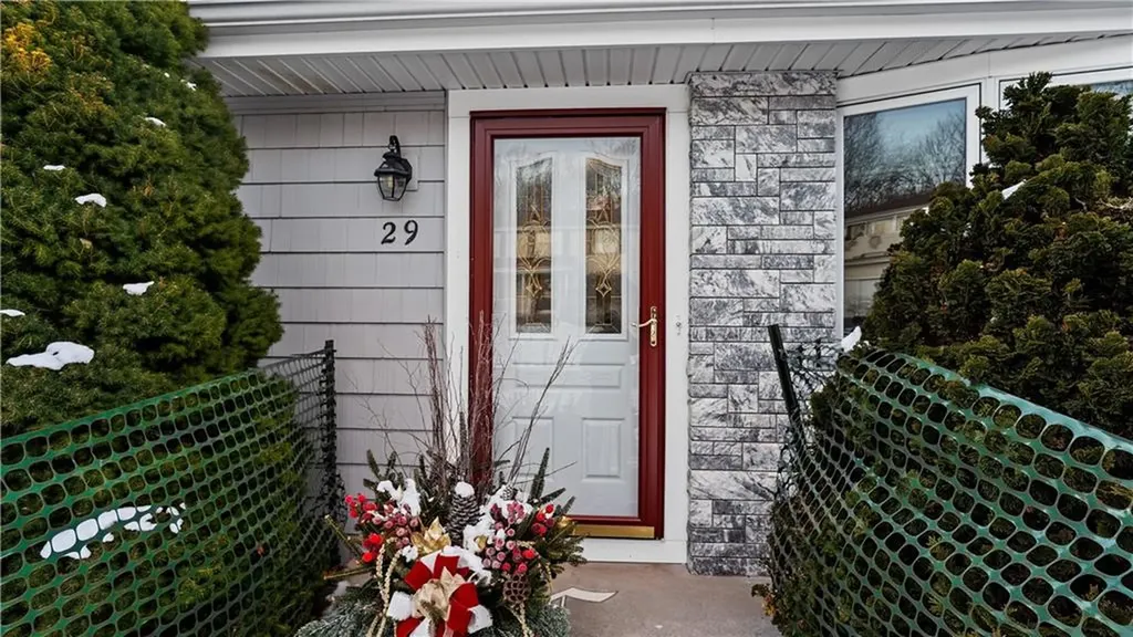 29 Robert Street Tiverton RI 02878