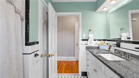 29 Robert Street Tiverton RI 02878