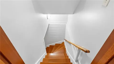 29 Robert Street Tiverton RI 02878