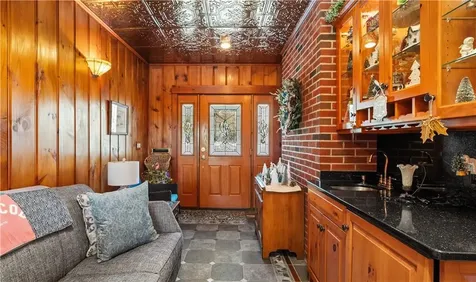 29 Robert Street Tiverton RI 02878