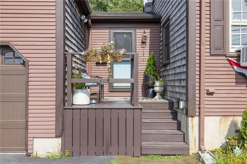 45 E Street Bristol RI 02809