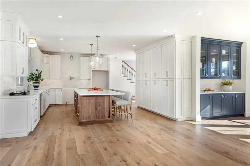 3 Knowlton Court Bristol RI 02809