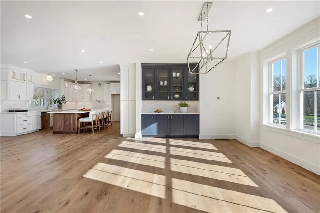 3 Knowlton Court Bristol RI 02809