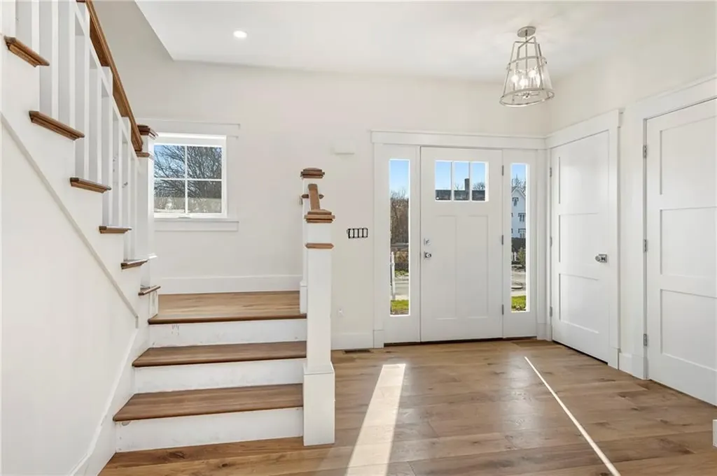 3 Knowlton Court Bristol RI 02809