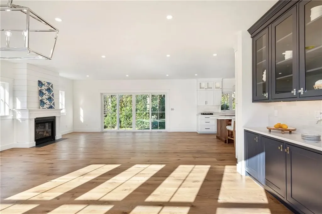 3 Knowlton Court Bristol RI 02809