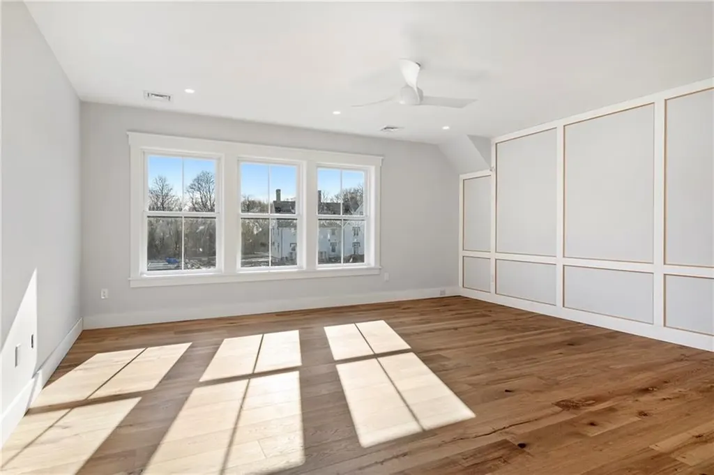 3 Knowlton Court Bristol RI 02809