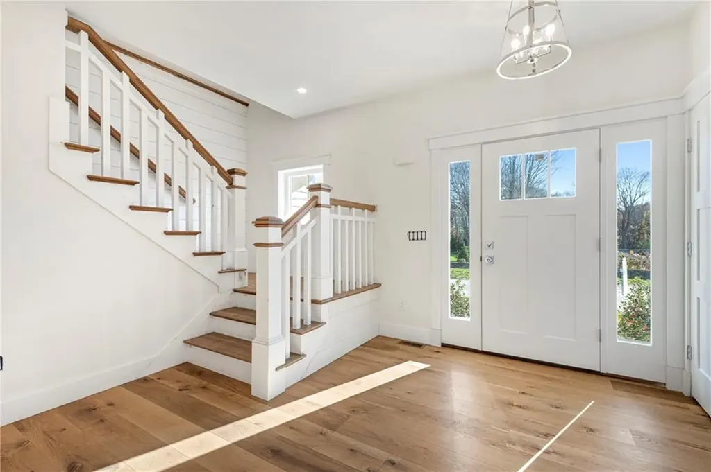 3 Knowlton Court Bristol RI 02809