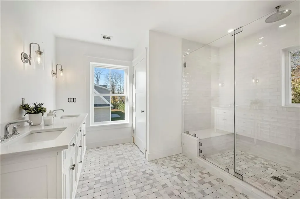 3 Knowlton Court Bristol RI 02809