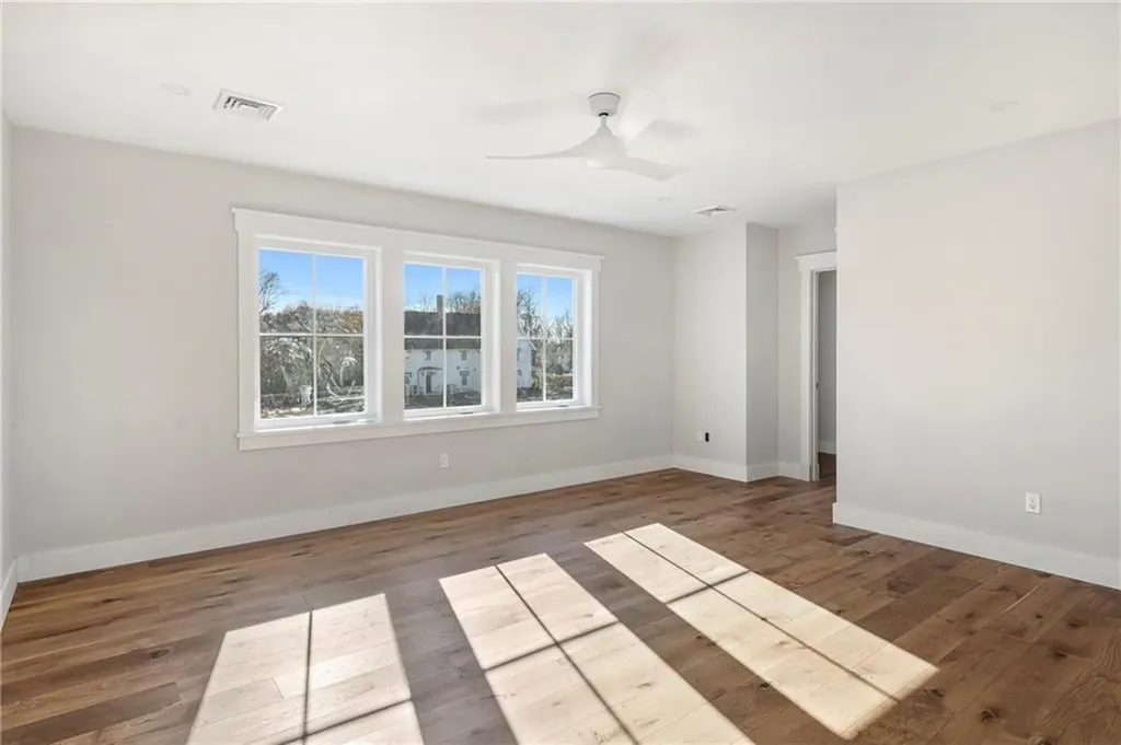 3 Knowlton Court Bristol RI 02809