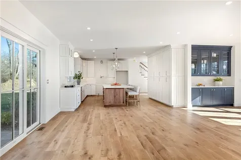 3 Knowlton Court Bristol RI 02809