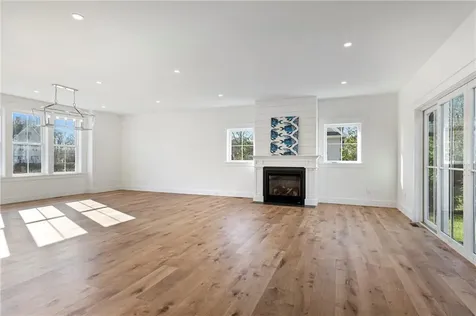 3 Knowlton Court Bristol RI 02809