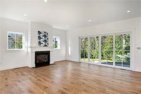 3 Knowlton Court Bristol RI 02809