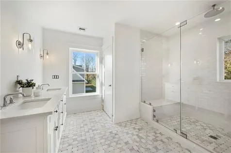 3 Knowlton Court Bristol RI 02809