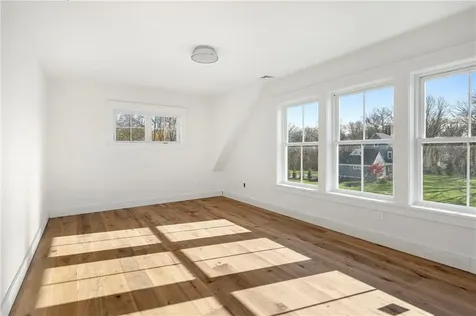 3 Knowlton Court Bristol RI 02809