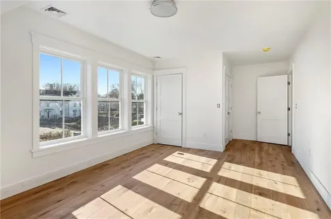 3 Knowlton Court Bristol RI 02809