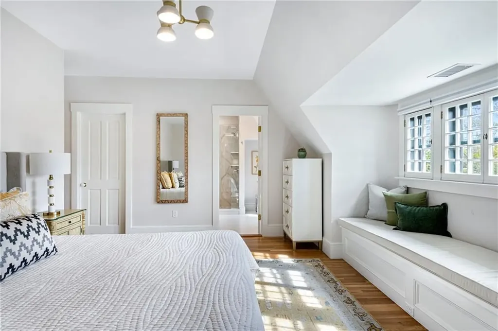 7 Red Cross Avenue Newport RI 02840