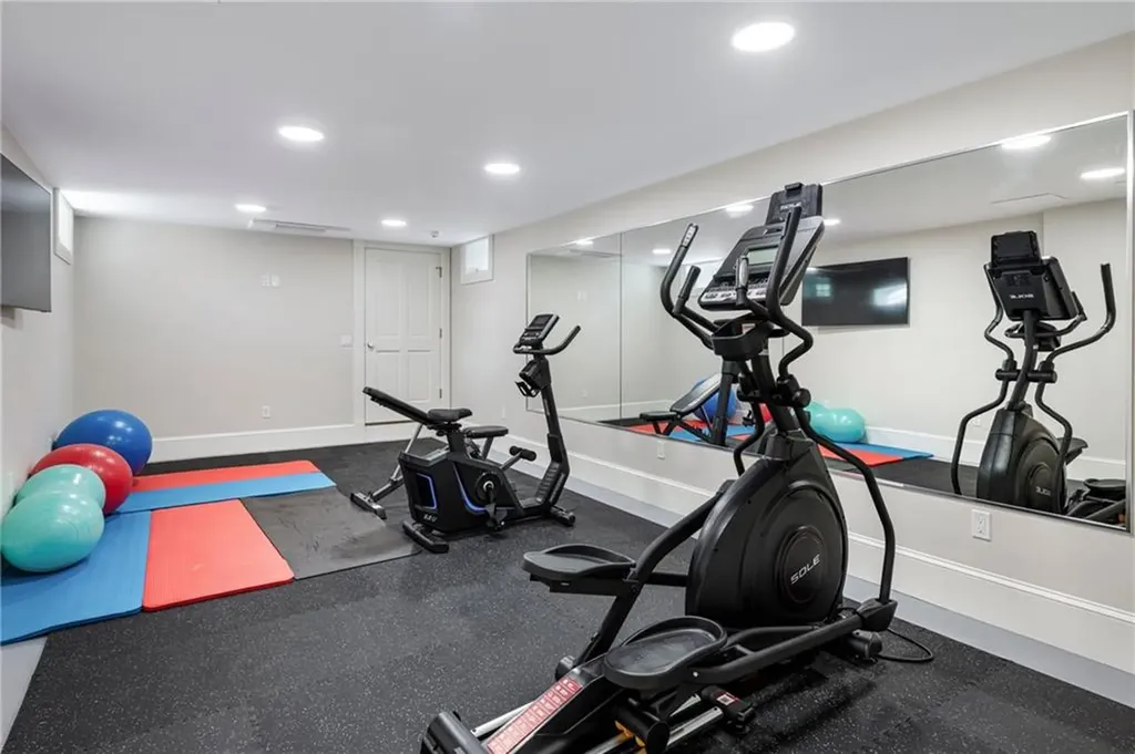 7 Red Cross Avenue Newport RI 02840