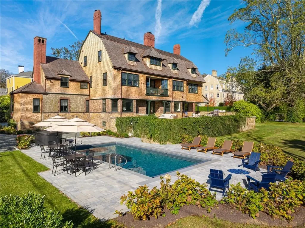 7 Red Cross Avenue Newport RI 02840