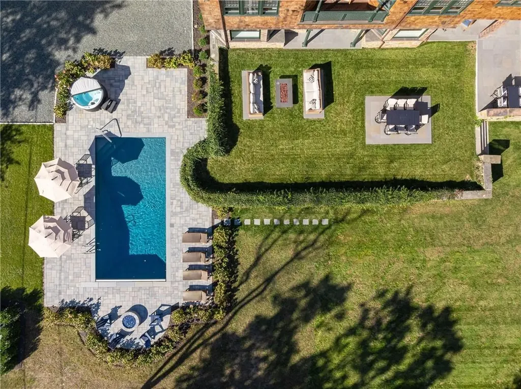 7 Red Cross Avenue Newport RI 02840