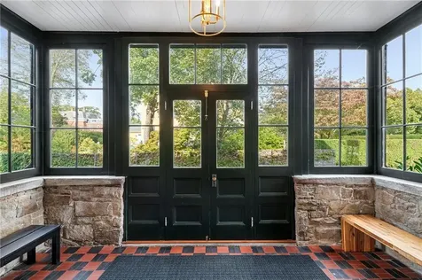 7 Red Cross Avenue Newport RI 02840